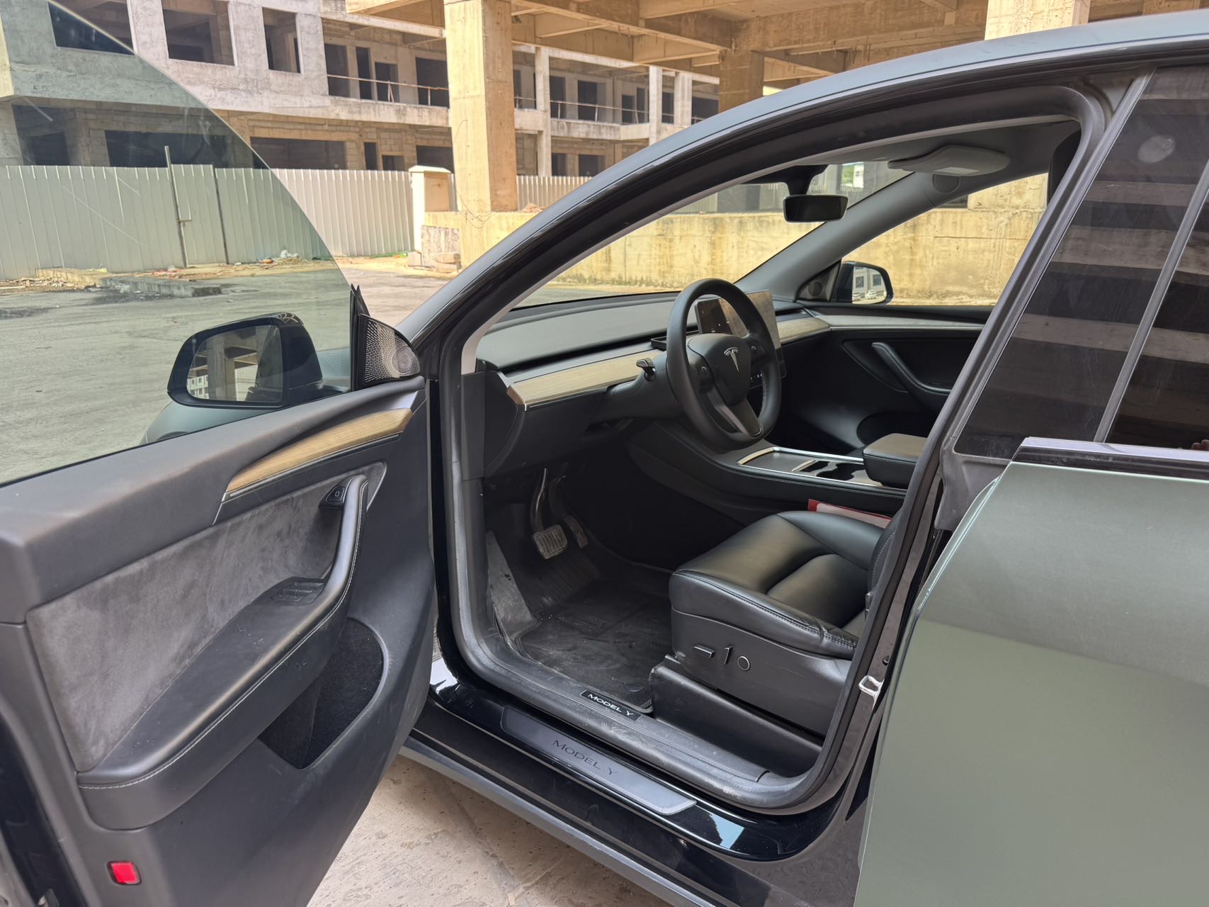 Tesla Model Y 2022 car image #8