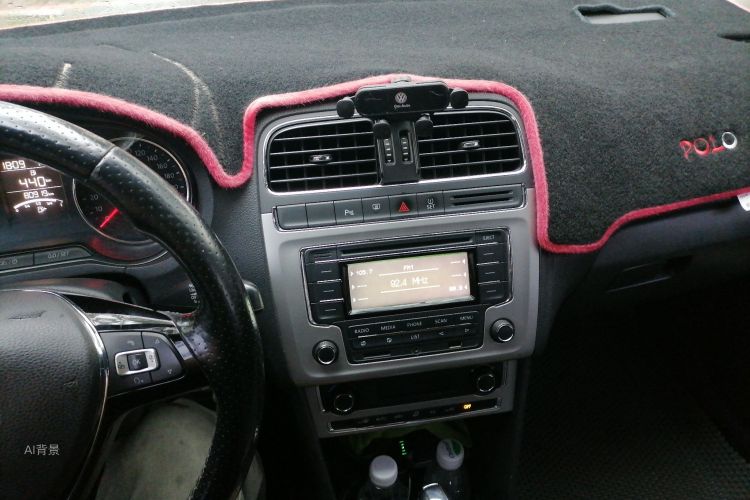 Volkswagen Polo 2015 car image #15