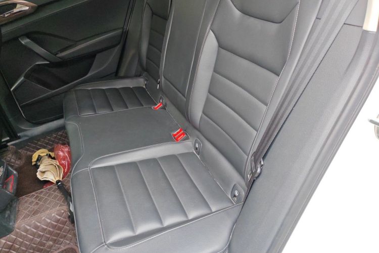 Volkswagen Tharu 2019 car image #14