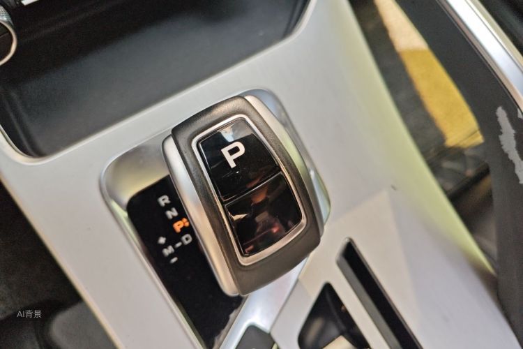 GEELY Coolray 2020 #16 GEELY Coolray 2020 car image #16