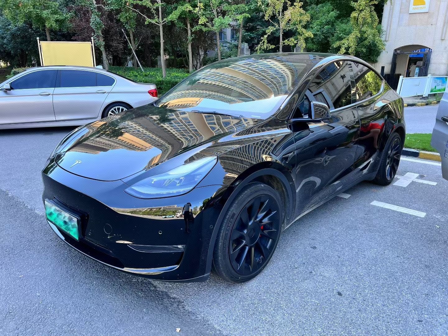 Tesla Model Y 2021 car image 