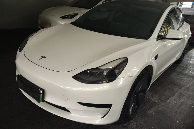 Tesla Model 3 2023 car image #2