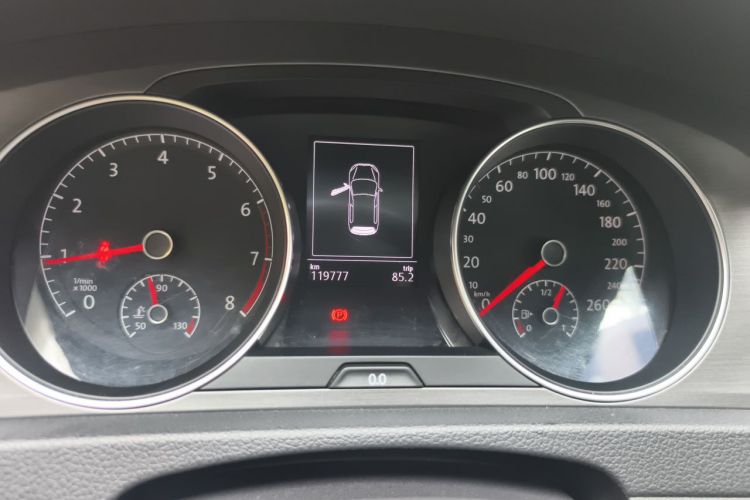 Volkswagen Golf 2015 car image #12