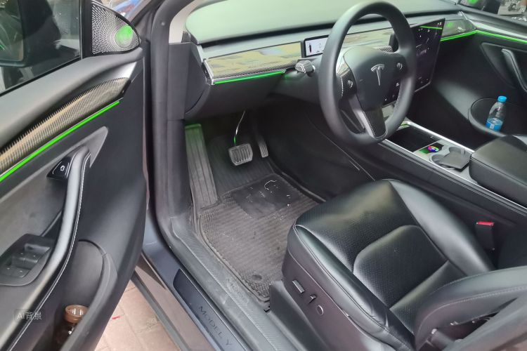 Tesla Model Y 2023 #18 Tesla Model Y 2023 car image #18