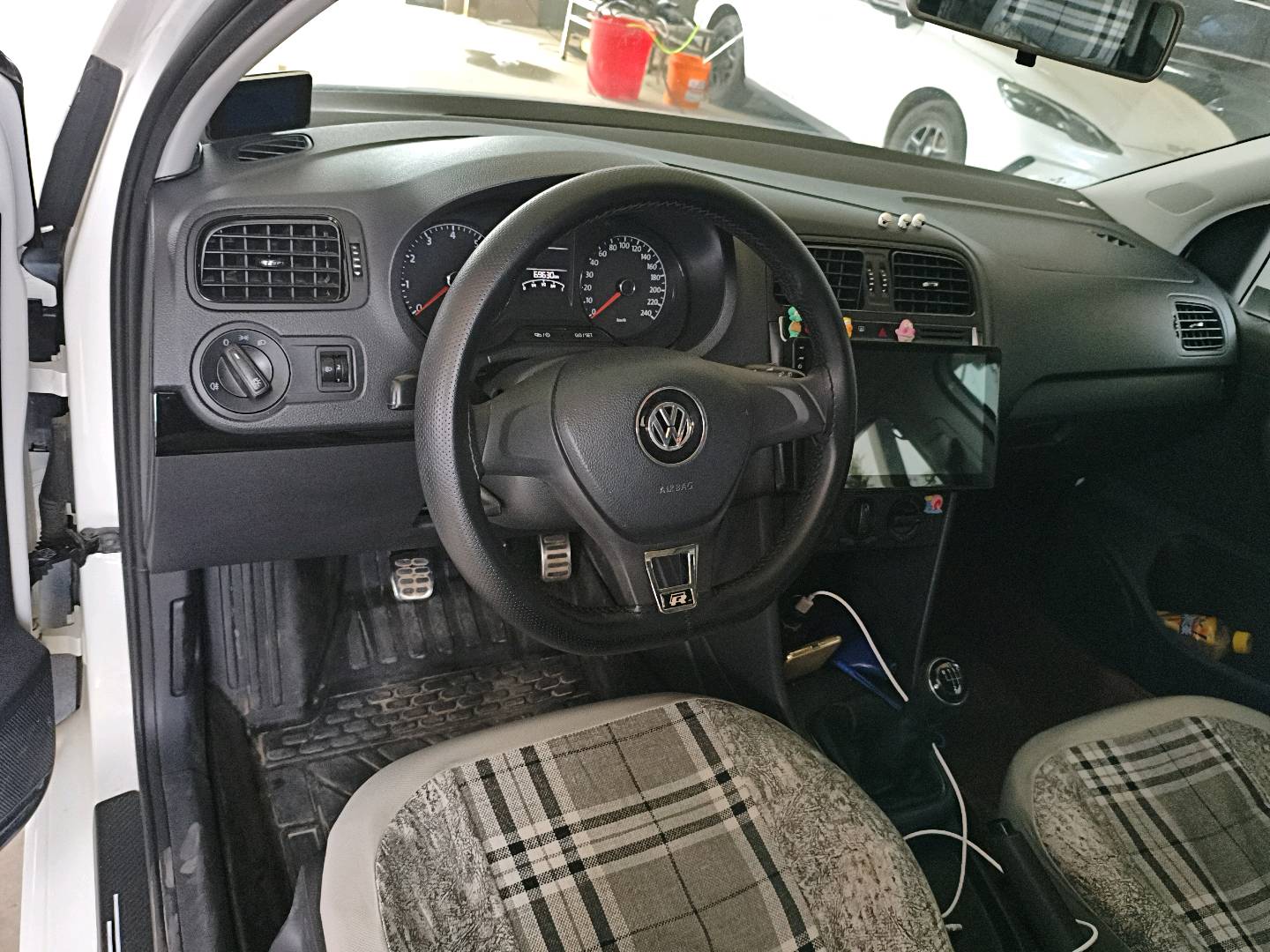 Volkswagen Polo 2015 #3 Volkswagen Polo 2015 car image #3