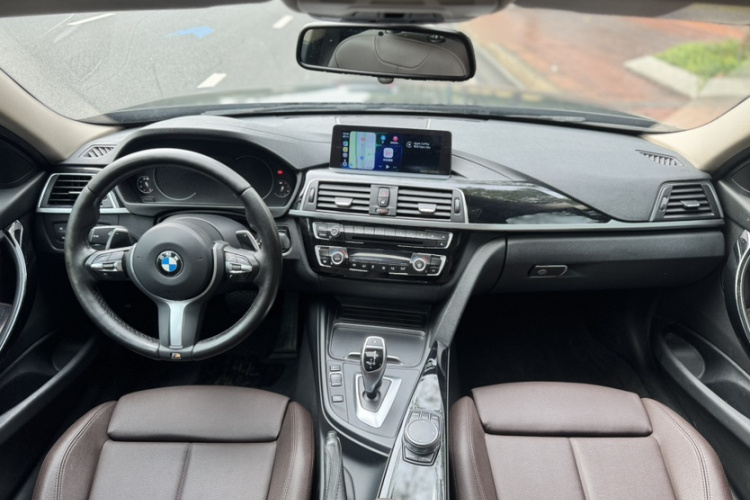 BMW 3 Series 2019 car image #9