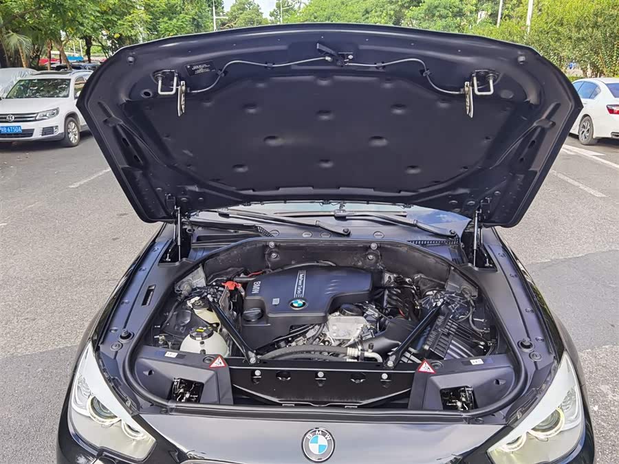 BMW 5 Series GT 2014 #16 BMW 5 Series GT 2014 immagine di auto #16