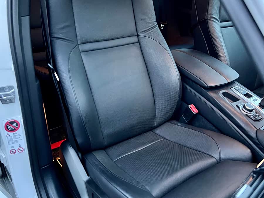 BMW X6 M 2012 car image #16