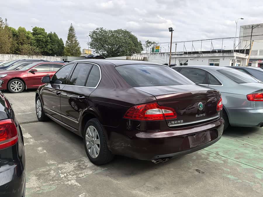 Skoda Superb 2011 imagen de coche #16