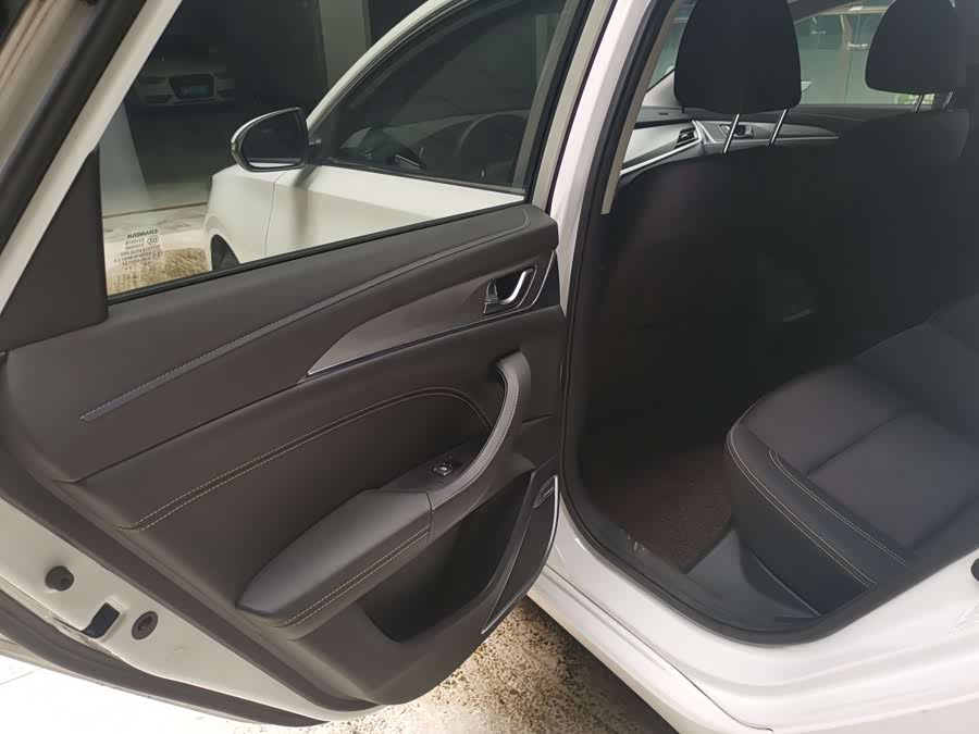 Changan Eado EV 2019 car image #16