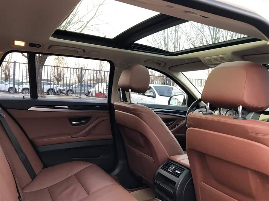 BMW 5 Series (Imported) 2014 car image #16