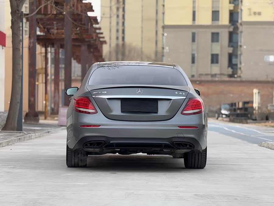 Mercedes-Benz E AMG 2018 immagine di auto #16