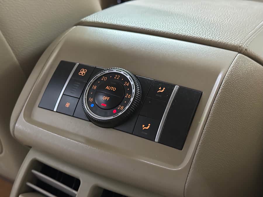 Mercedes-Benz R Class 2014 car image #16