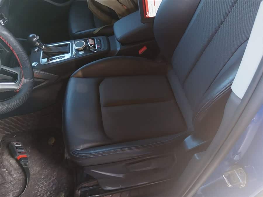 Audi Q2L e-tron 2020 car image #16