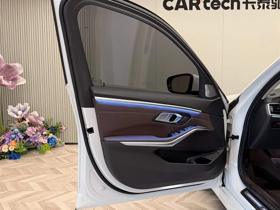 BMW i4 M50 2022 #16 BMW i4 M50 2022 car image #16