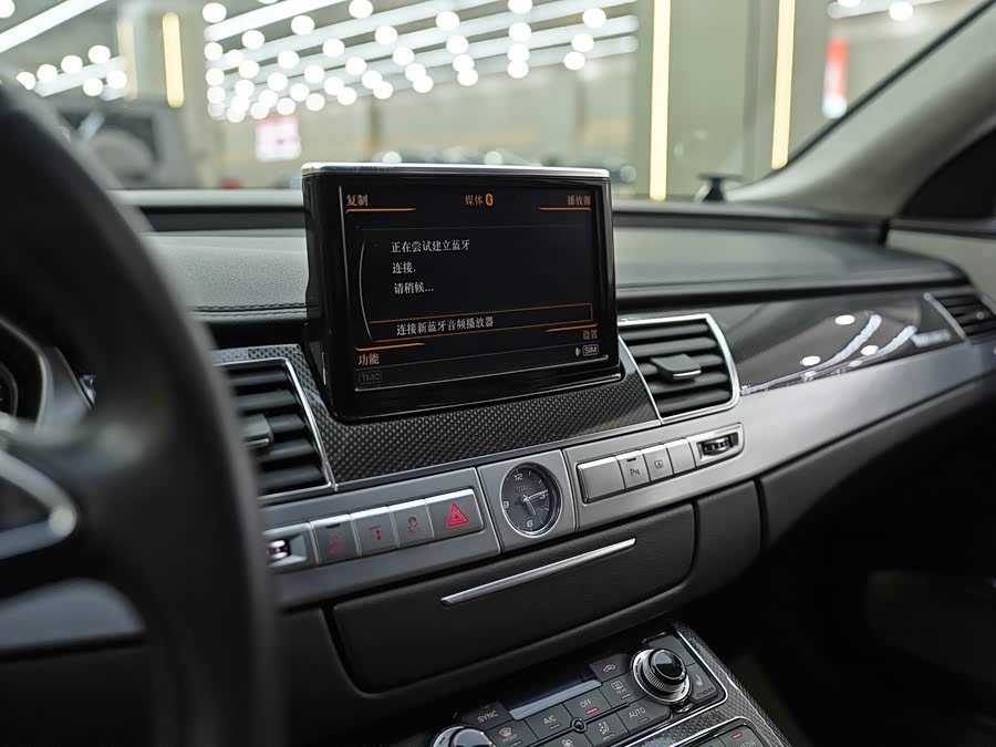 Audi S8 2015 car image #16