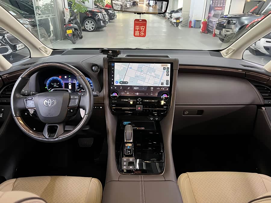 Toyota Alphard 2023 car image #16