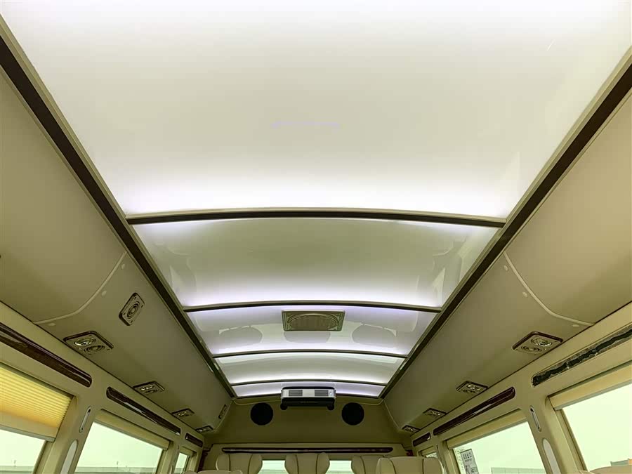 Toyota Coaster 2017 изображение автомобиля #16