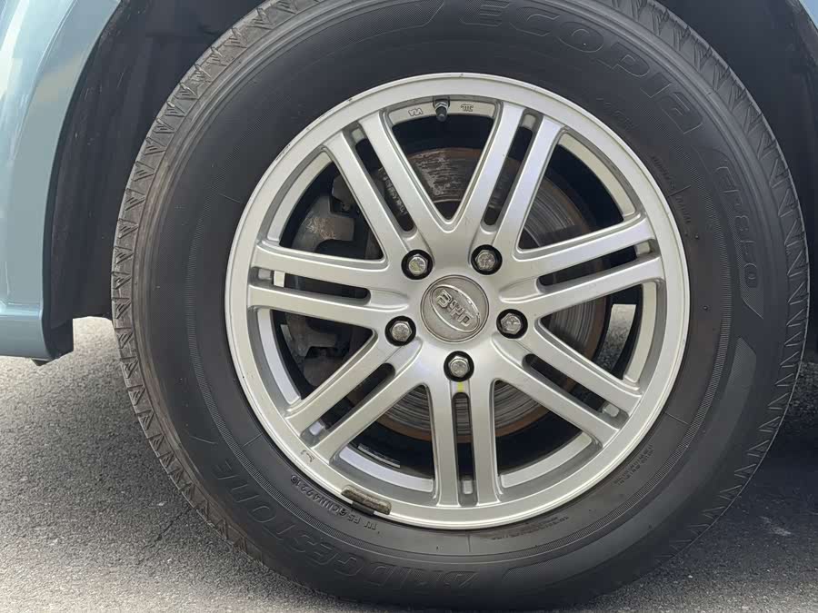 BYD e6 2012 #16 BYD e6 2012 car image #16