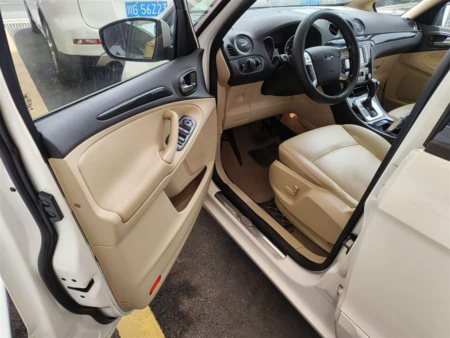 Ford S-MAX 2013 изображение автомобиля #16