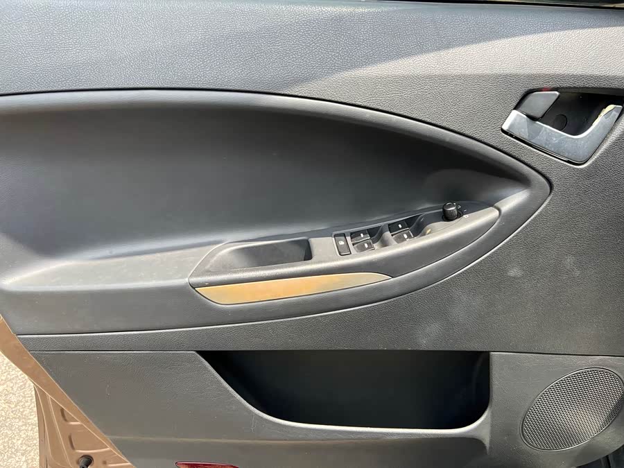 GEELY GX7 2013 car image #16