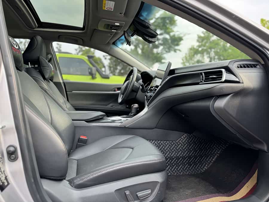 Toyota Camry 2023 imagem de carro #16