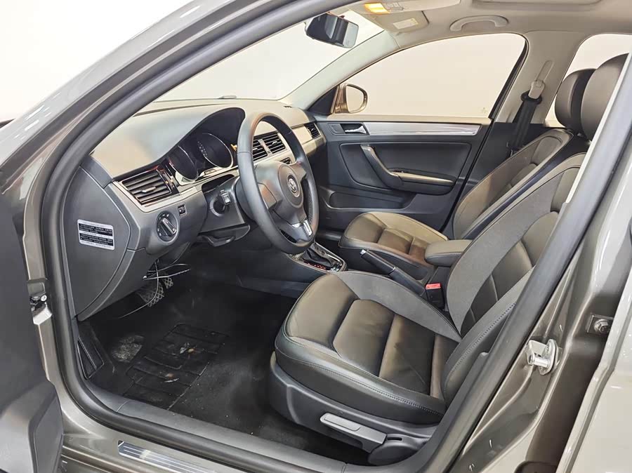 Volkswagen Bora 2015 immagine di auto #16