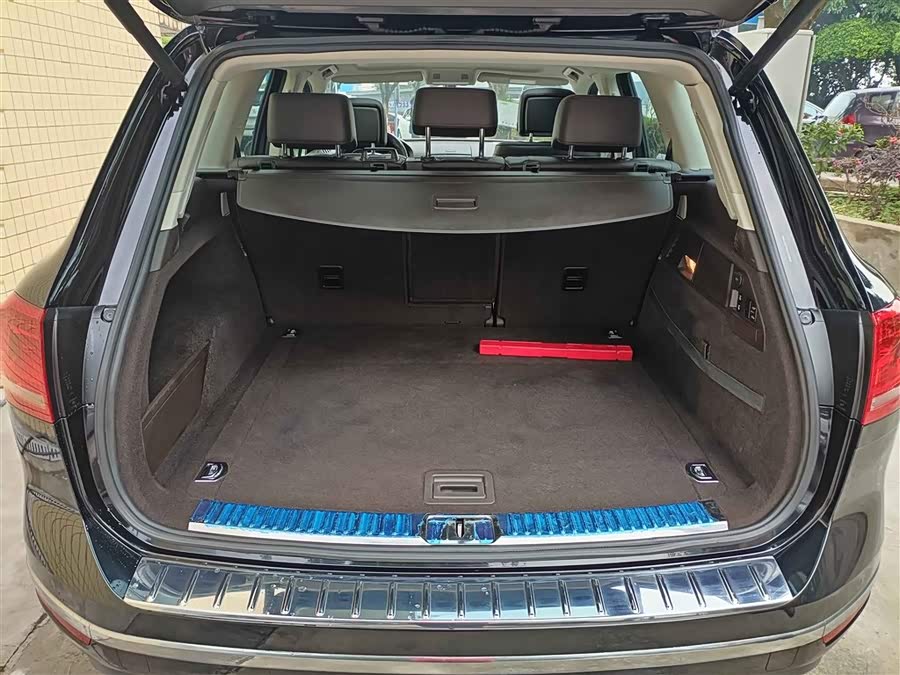 Volkswagen Touareg 2017 car image #16