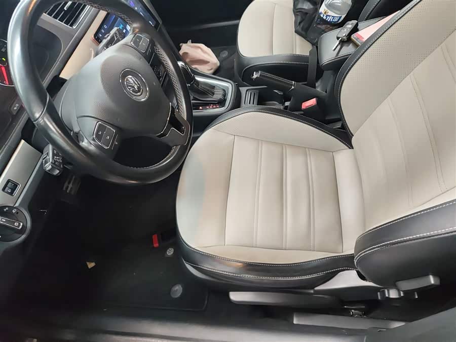 Volkswagen Cross Lavida 2017 immagine di auto #16