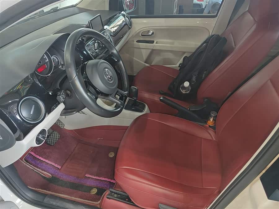 Volkswagen up! 2015 immagine di auto #16