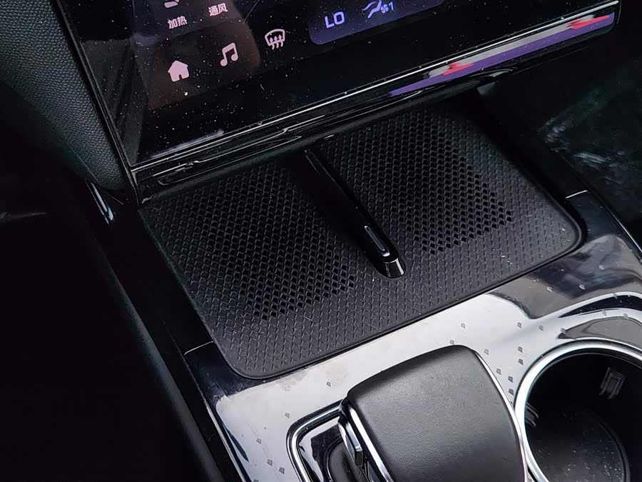 HongQi HS3 PHEV 2024 #16 HongQi HS3 PHEV 2024 car image #16