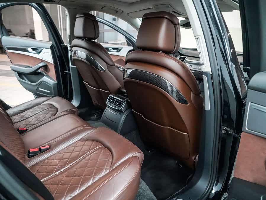 Audi S8 2014 изображение автомобиля #16