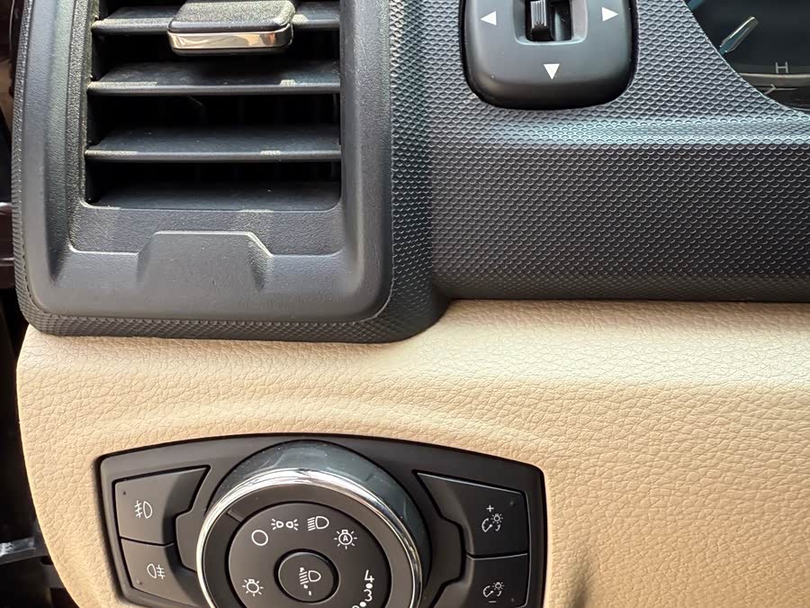 Ford Everest 2016 car image #16