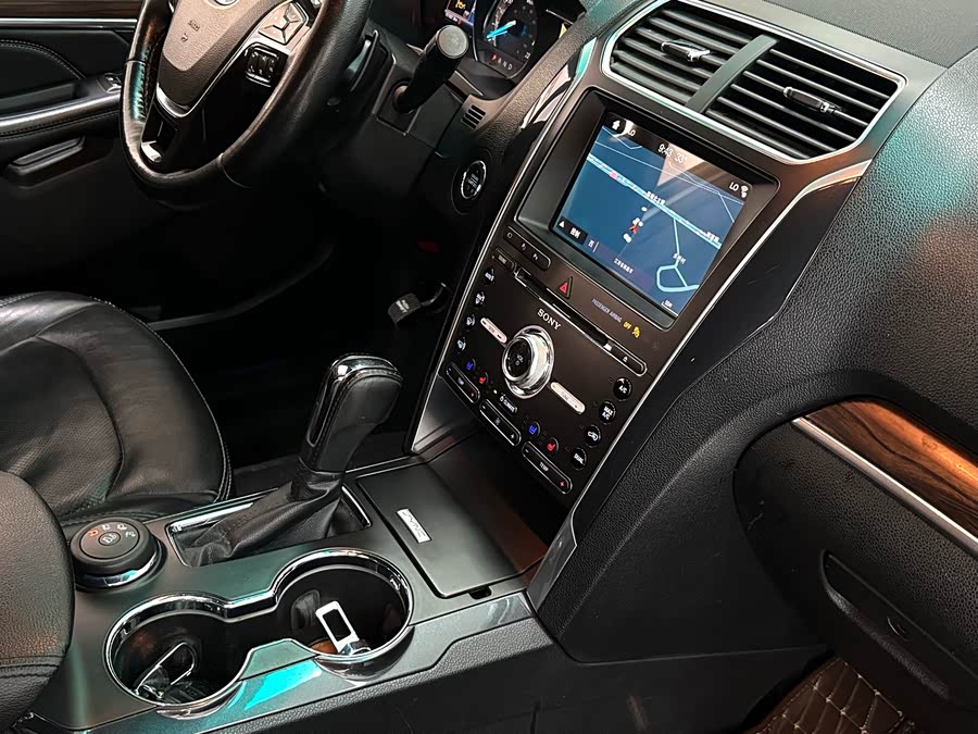 Ford Explorer (Imported) 2017 #16 Ford Explorer (Imported) 2017 car image #16