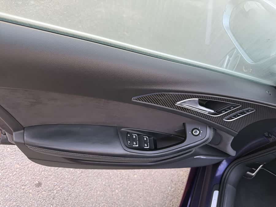 Audi RS 6 2018 صورة سيارة #16