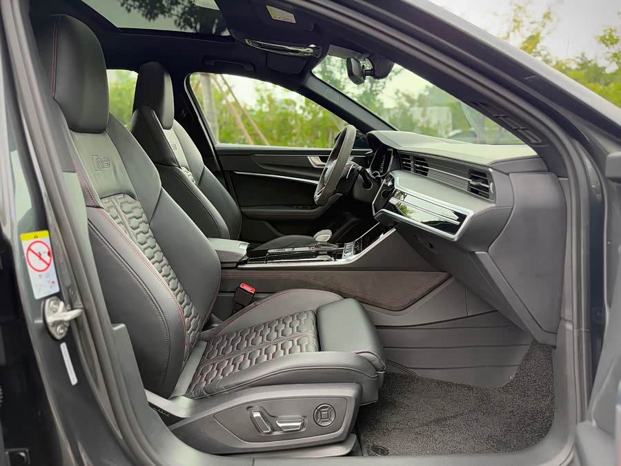 Audi RS 6 2023 car image #16