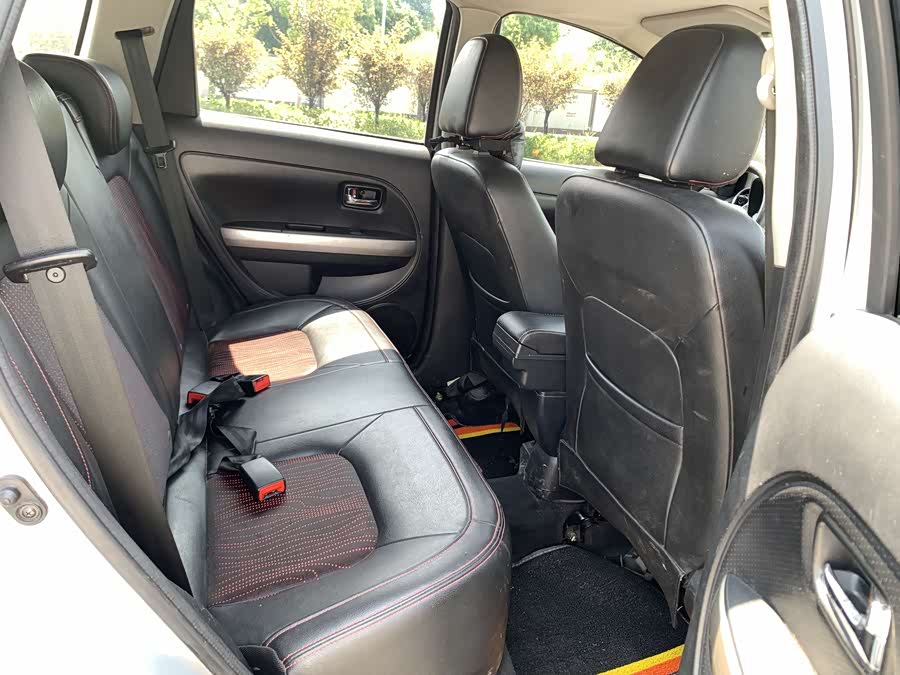 Great Wall M4 2012 صورة سيارة #16