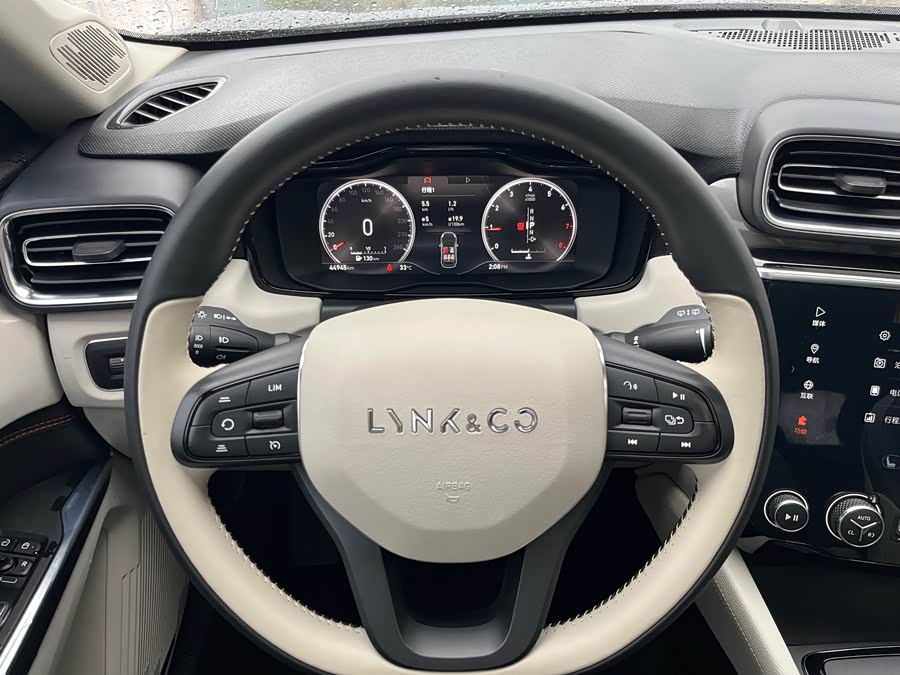 Lynk & Co 02 2020 #16 Lynk & Co 02 2020 car image #16