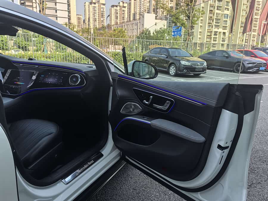 Mercedes-Benz EQS Class 2023 car image #16