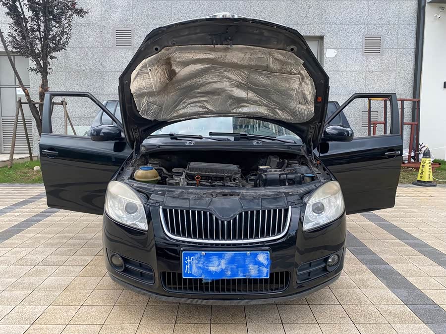 Skoda Fabia 2011 صورة سيارة #16