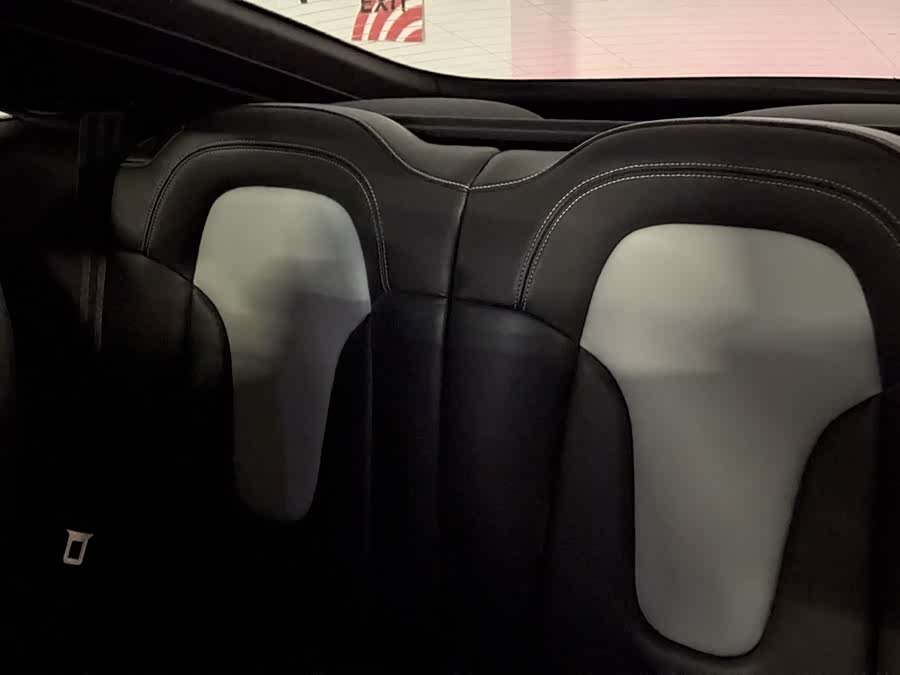 Audi TTS 2011 car image #16