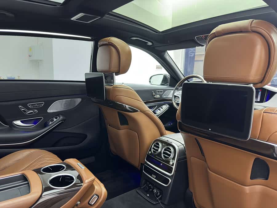 Mercedes-Benz Maybach S Class 2020 car image #16