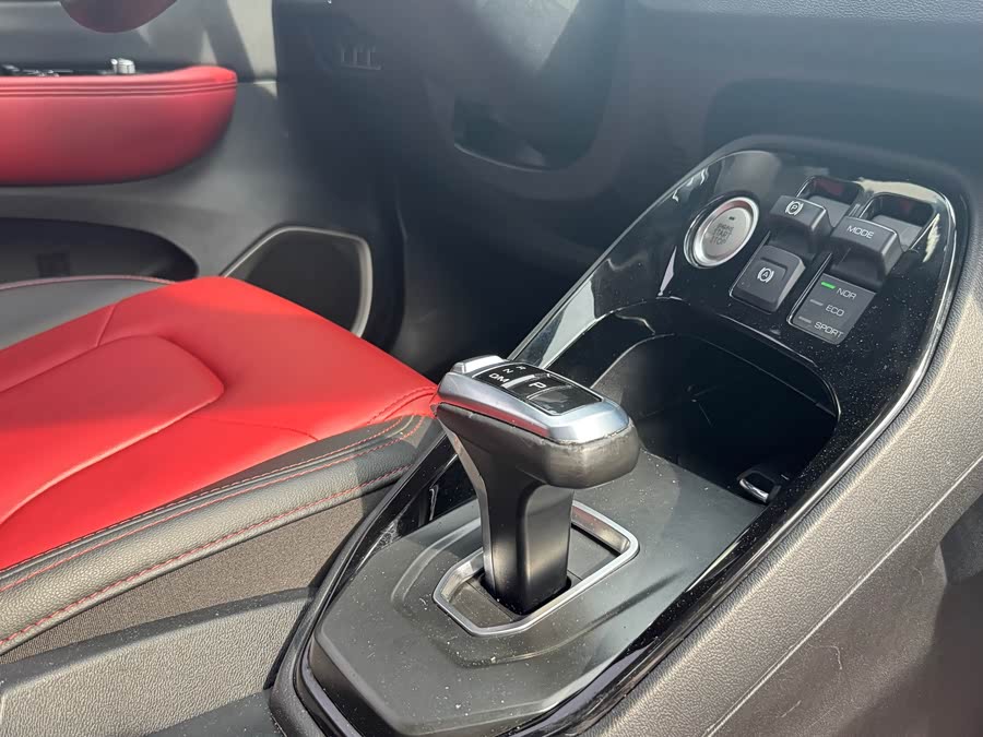 Haval H2s 2016 car image #16