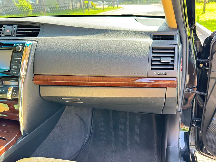 Toyota Reiz 2015 immagine di auto #16