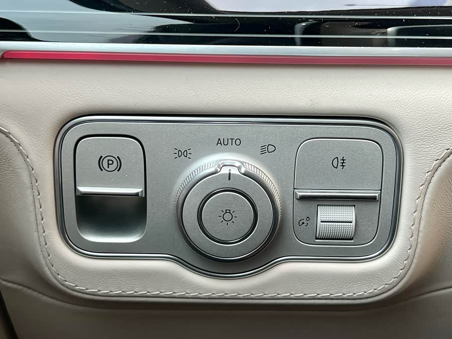 Mercedes-Benz Maybach GLS 2024 صورة سيارة #16