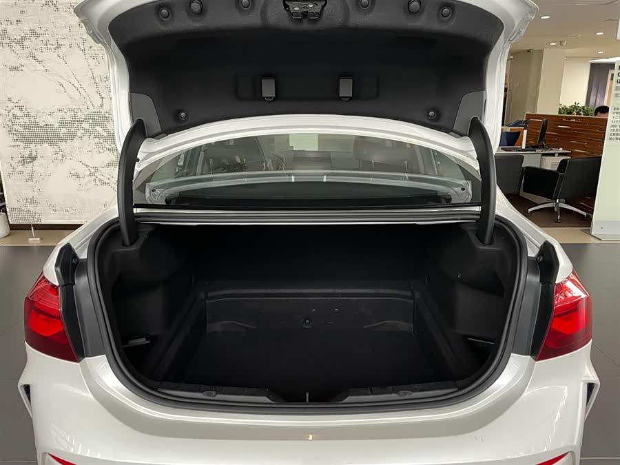 BMW 1 Series 2023 car image #16