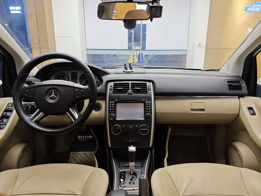 Mercedes-Benz B Class 2011 car image #16