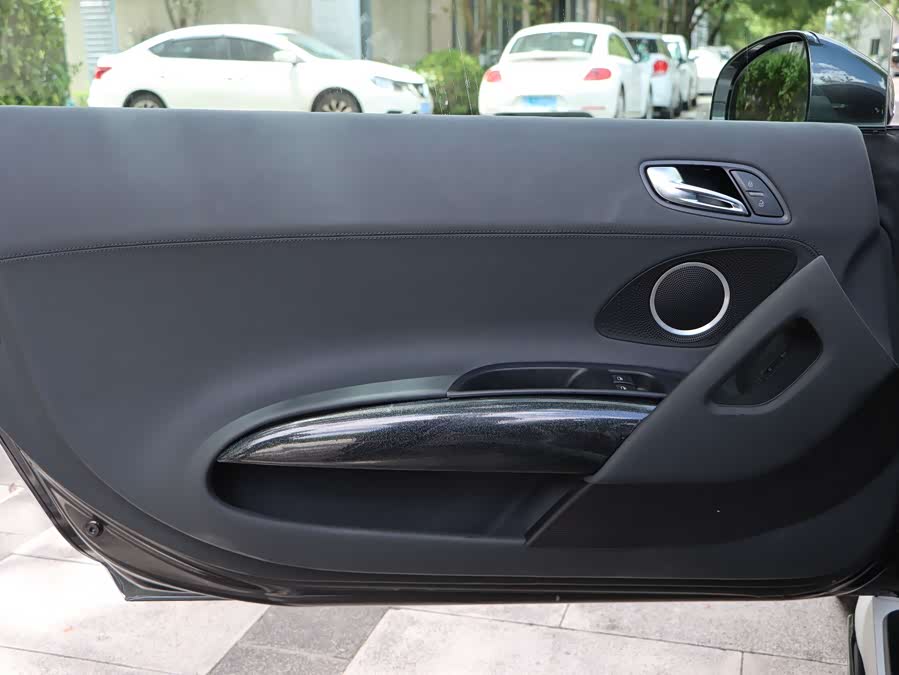 Audi R8 2012 immagine di auto #16