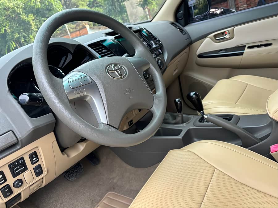 Toyota Fortuner 2014 #16 Toyota Fortuner 2014 immagine di auto #16