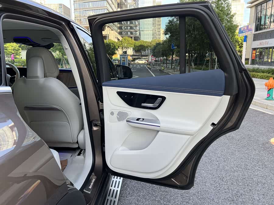 Mercedes-Benz EQE SUV 2023 immagine di auto #16